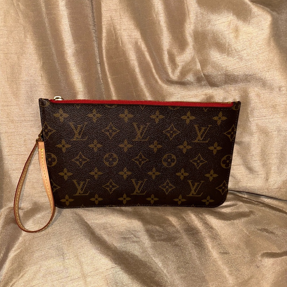❌SOLD❌Louis Vuitton Neverfull Pochette